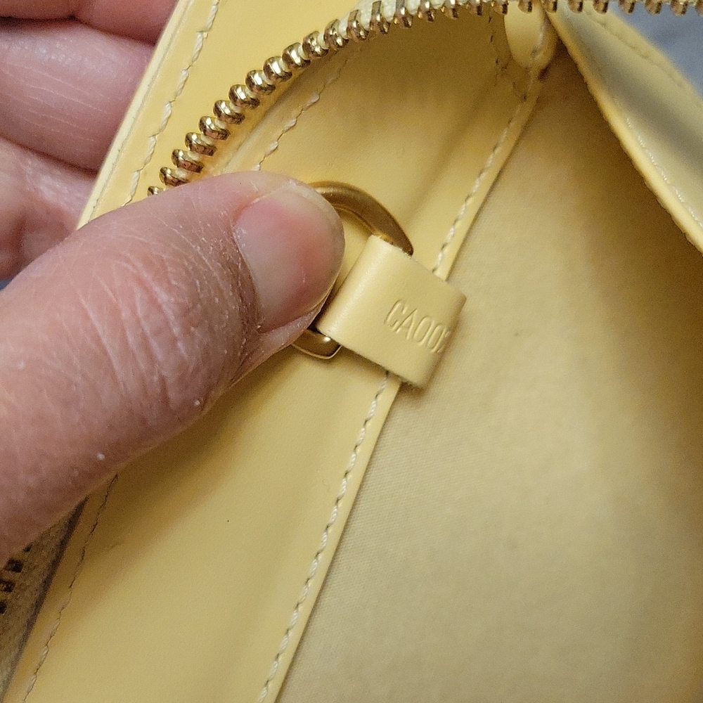 LV Epi Yellow handbag - Picture 8 of 17